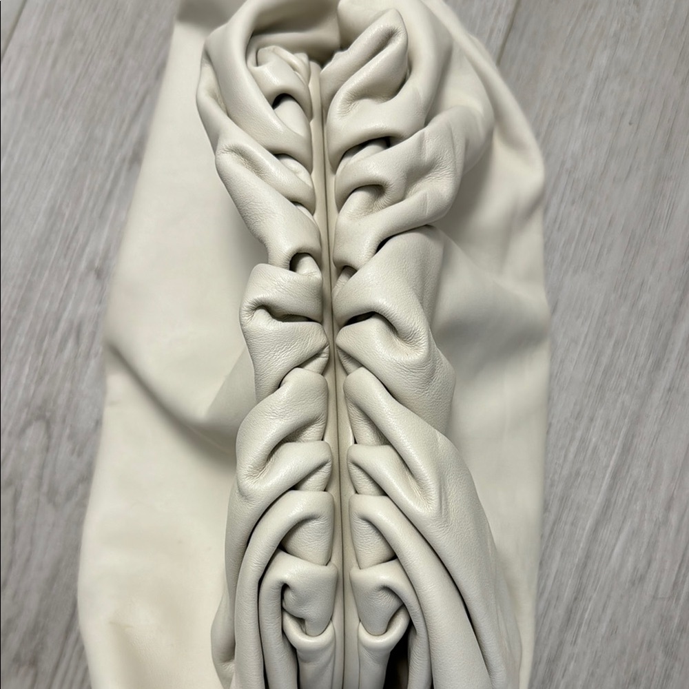 Bottega Cream Clutch Bag - Picture 8 of 8